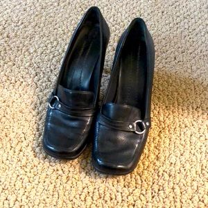 Nine West black leather heels size 6